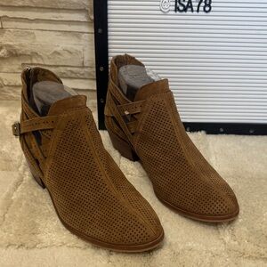 Vince Camuto Tan 7.5 Pranika Booties